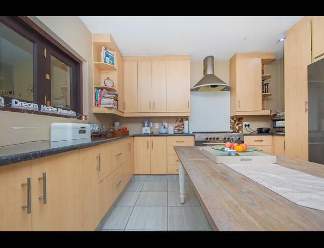 3 BEDROOM HOUSE FOR SALE IN NORTH RIDING